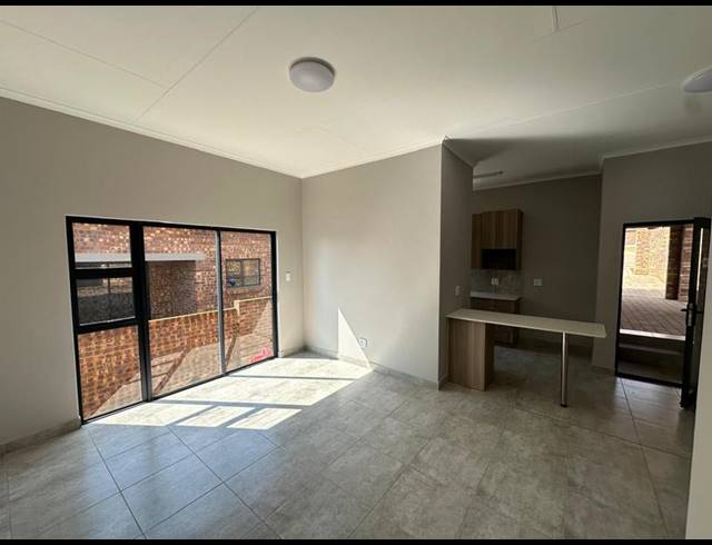 3 BEDROOM TOWNHOUSE FOR SALE IN WITBANK CENTRAL